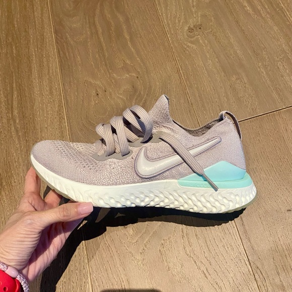 Nike Epic React Flyknit 2 in moon particle with teal tint, women’s size 6 - Picture 5 of 15